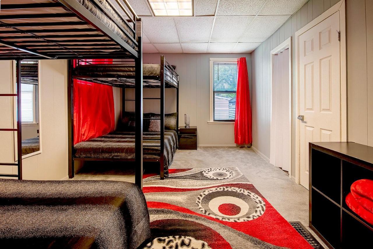 The Rubi Lounge - Spacious Brooklyn Centre Modern Escape Near Downtown With Parking, 300Mb Wifi & Self Check-In 클리블랜드 외부 사진