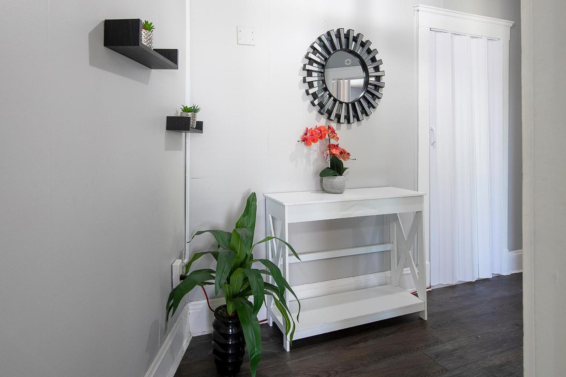 The Rubi Lounge - Spacious Brooklyn Centre Modern Escape Near Downtown With Parking, 300Mb Wifi & Self Check-In 클리블랜드 객실 사진